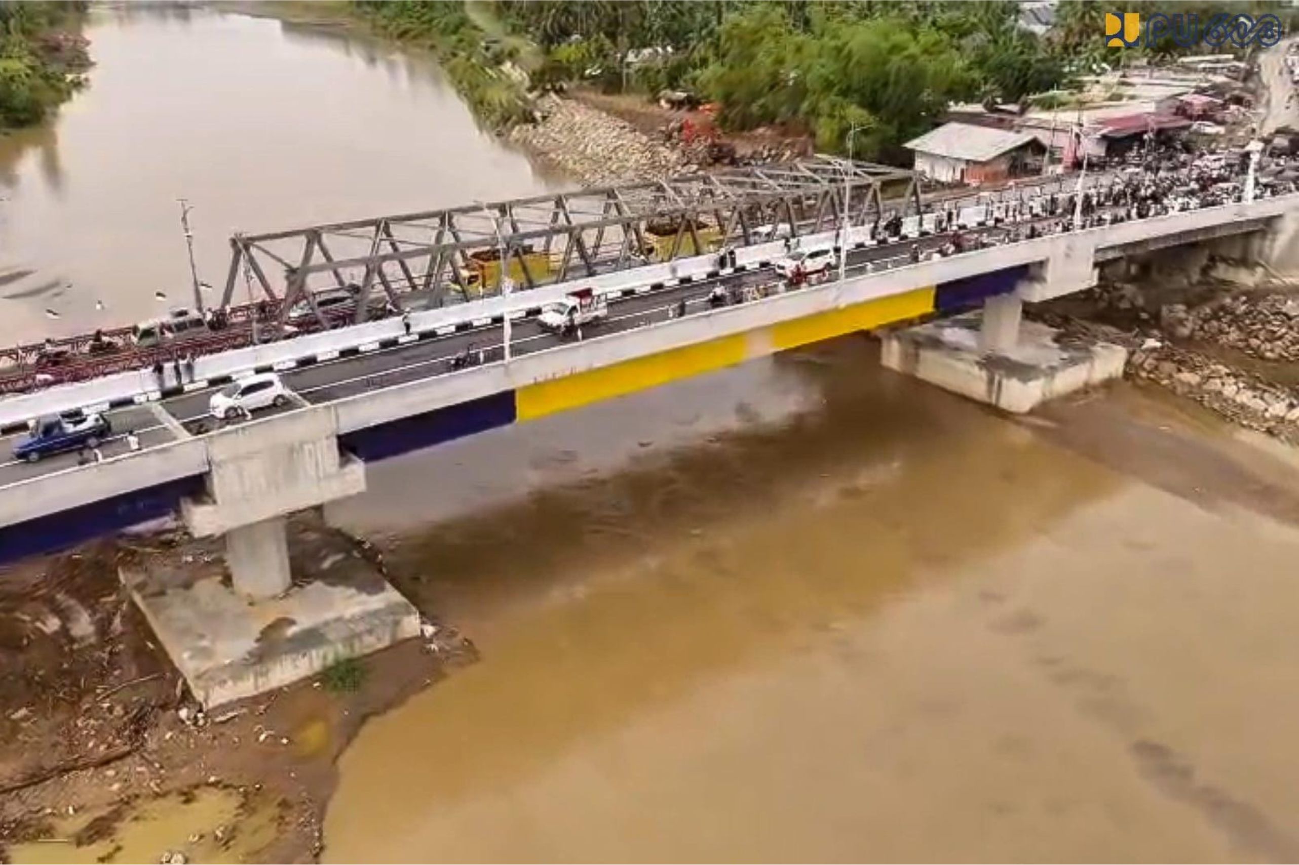 Jembatan permanen Krueng Tingkeum di Kecamatan Kutablang, Kabupaten Bireuen, Aceh.