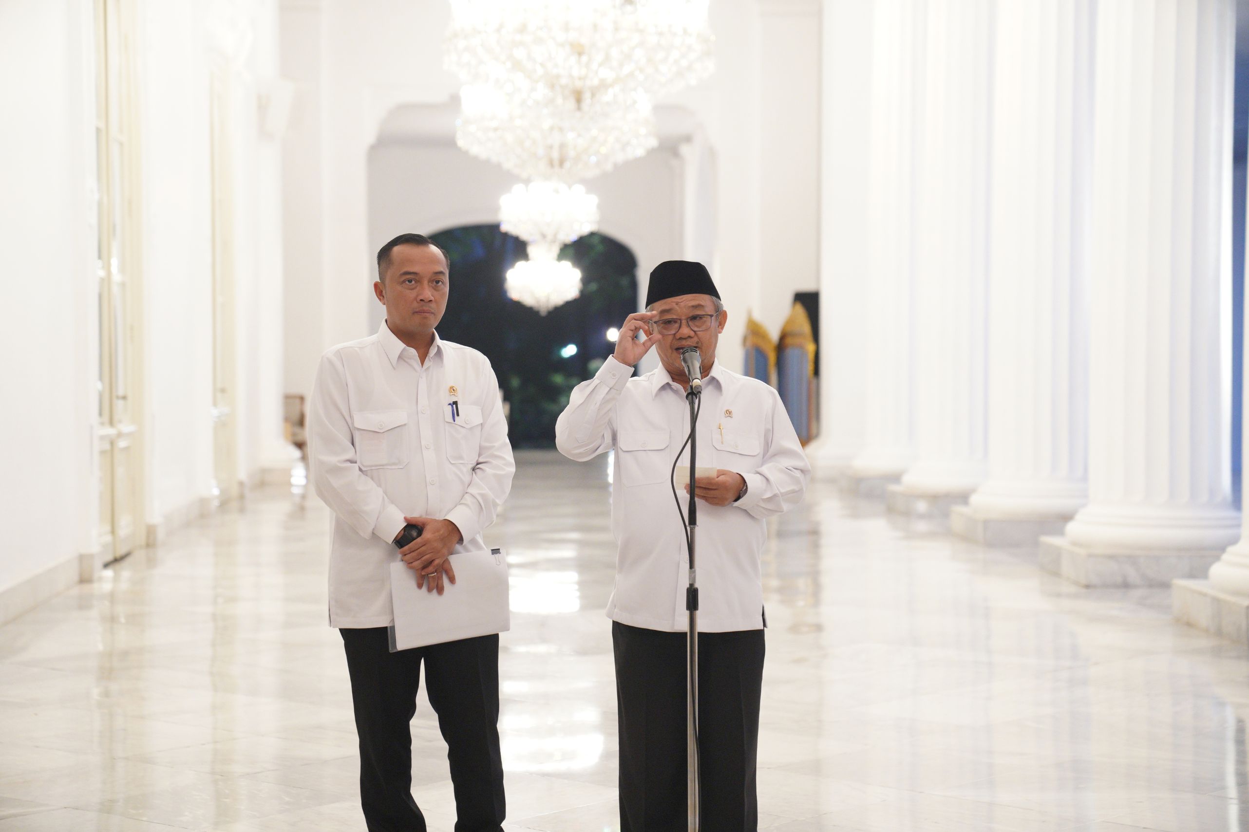 Mendikdasmen Abdul Mu'ti dan Mensesneg Prasetyo Hadi