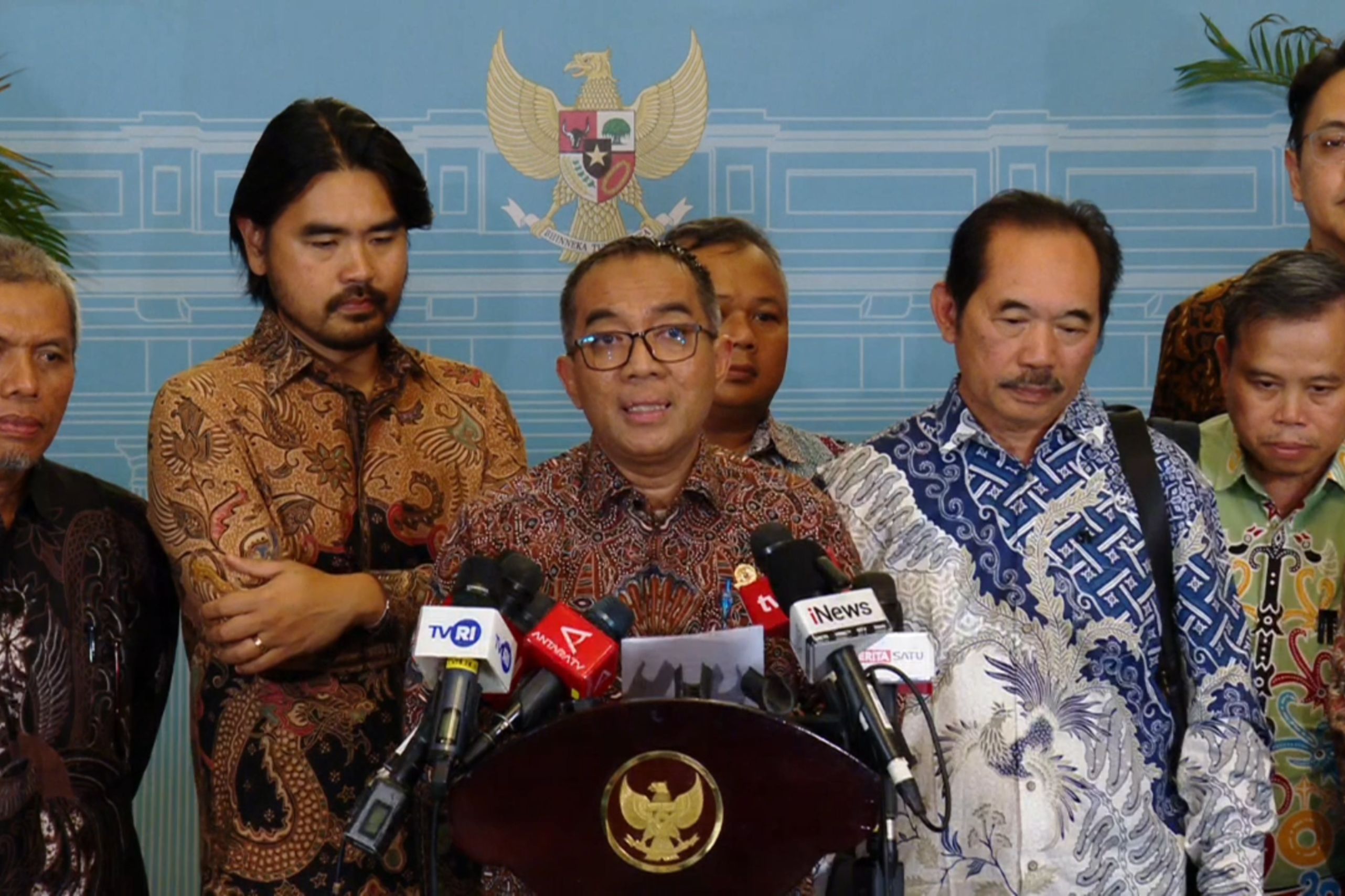 Mendiktisaintek Brian Yuliarto