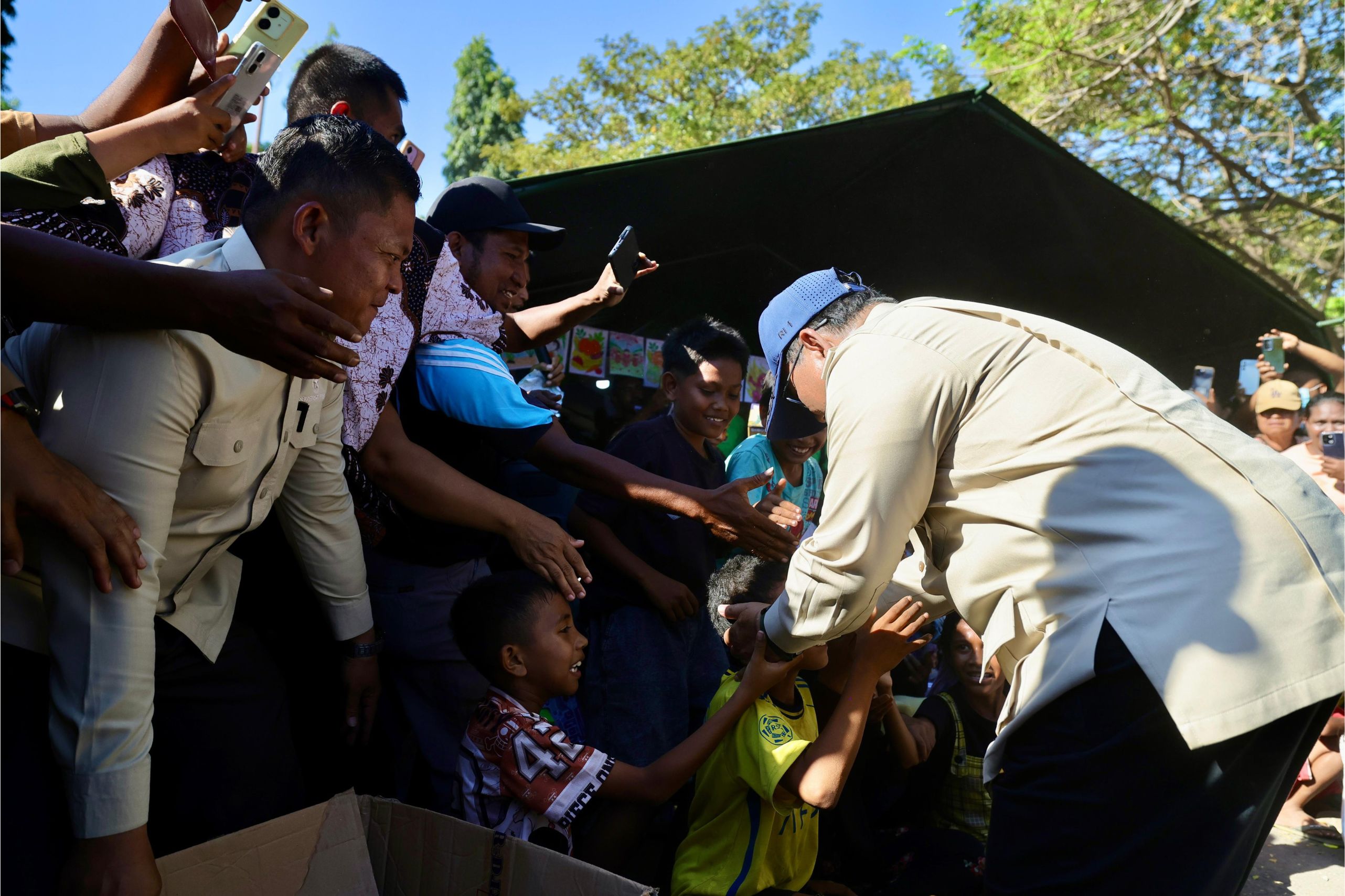 Presiden Prabowo Tinjau Warga Terdampak Gempa NTT