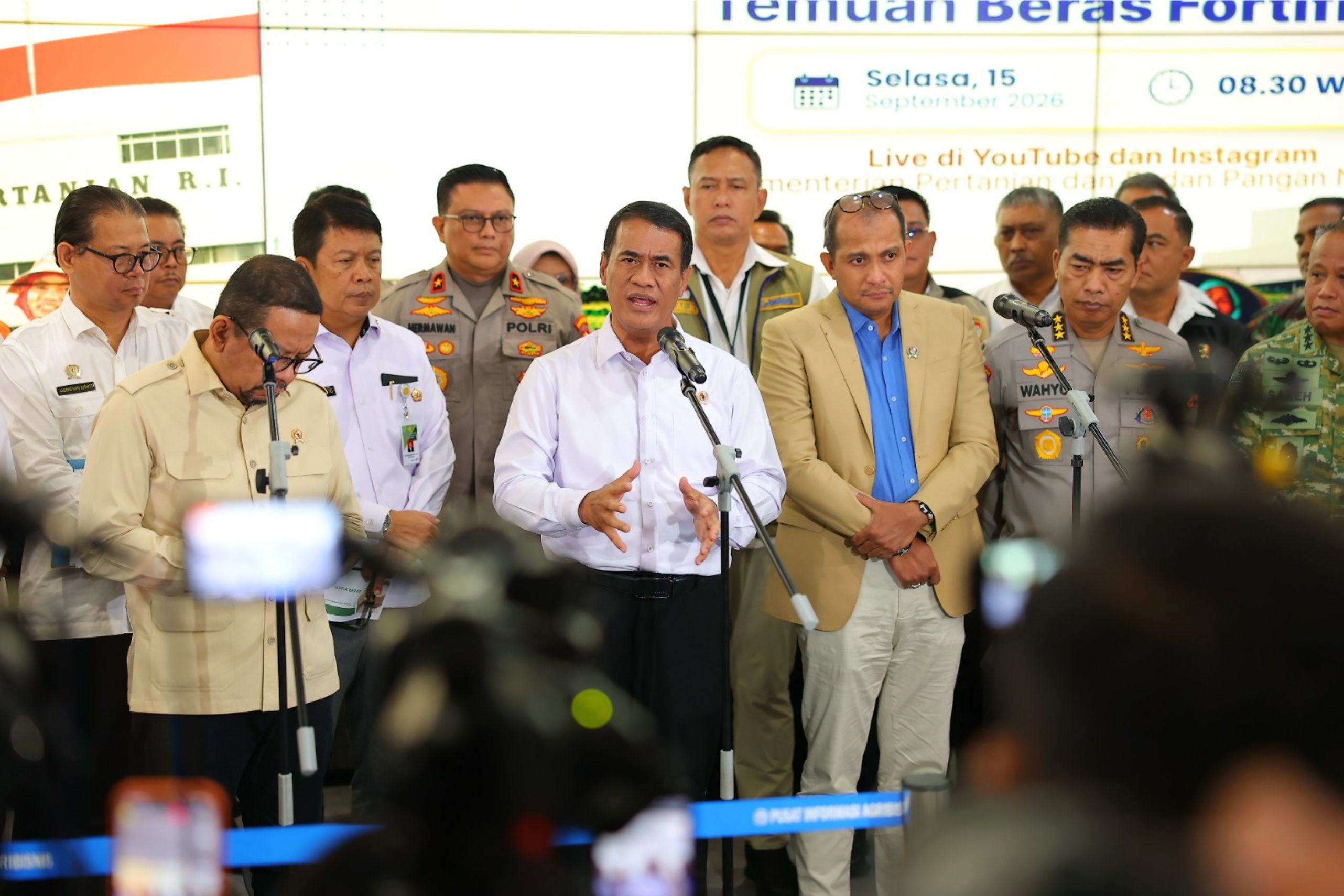 Menteri Pertanian Amran Sulaiman Mengumumkan Temuan Dugaan Beras Fortifikasi Palsu