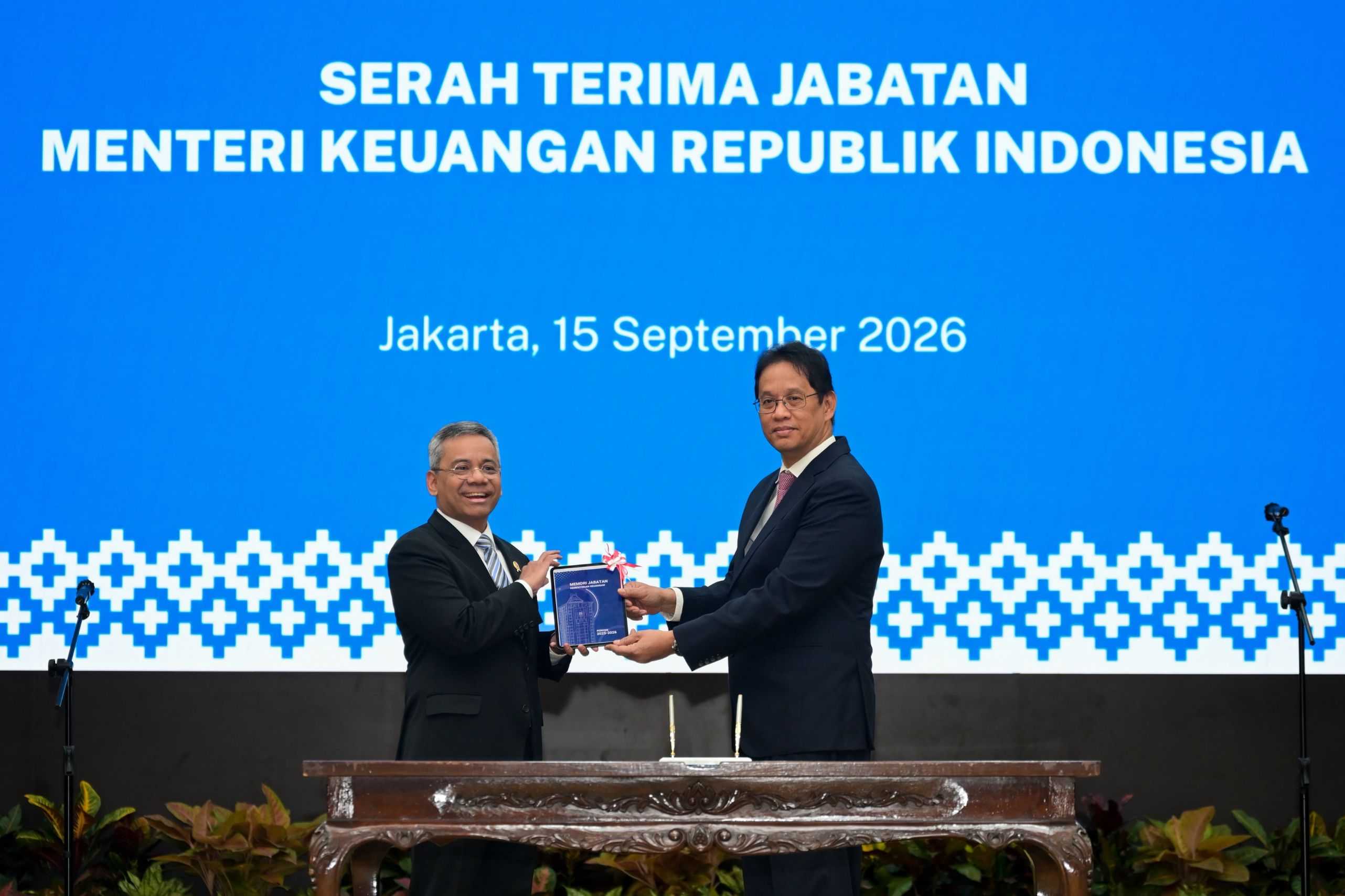 Menteri Keuangan Suahasil Nazara Serah Terima Jabatan dari Purbaya Yudhi Sadewa
