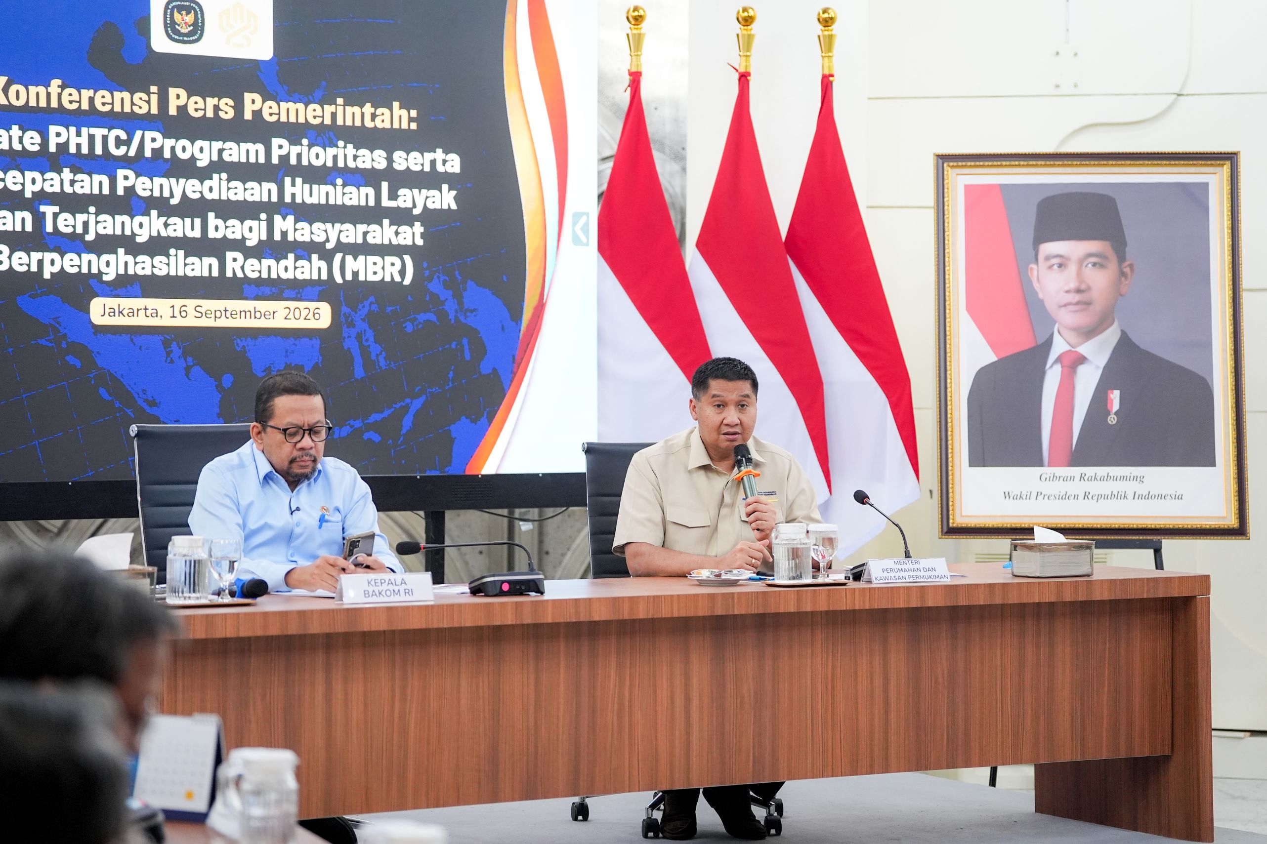 Menteri Perumahan dan Kawasan Permukiman Maruarar Sirait dan Kepala Badan Komunikasi Pemerintah Muhammad Qodari