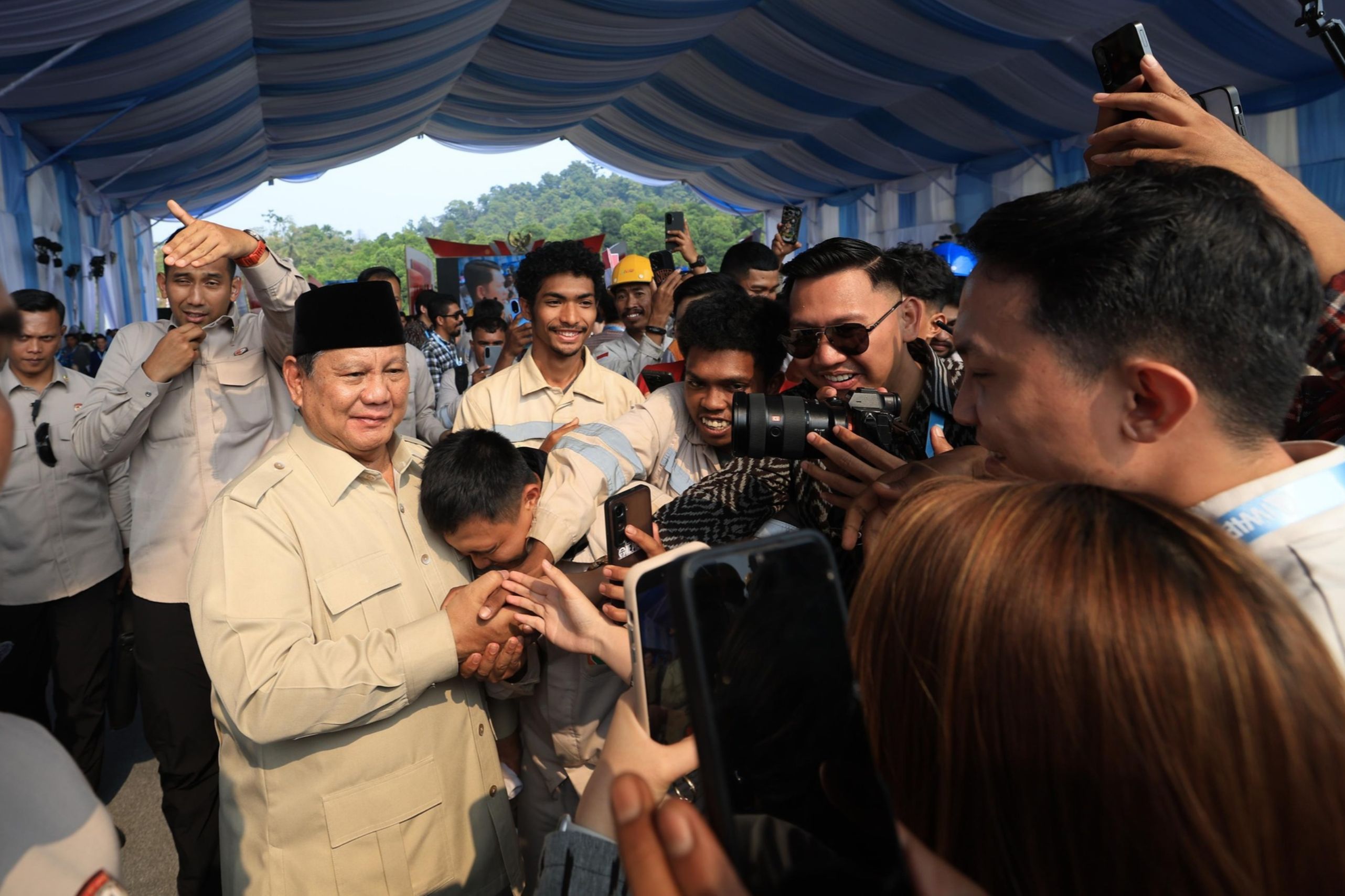 Presiden Prabowo Subianto Bertemu Pekerja Weda Bay