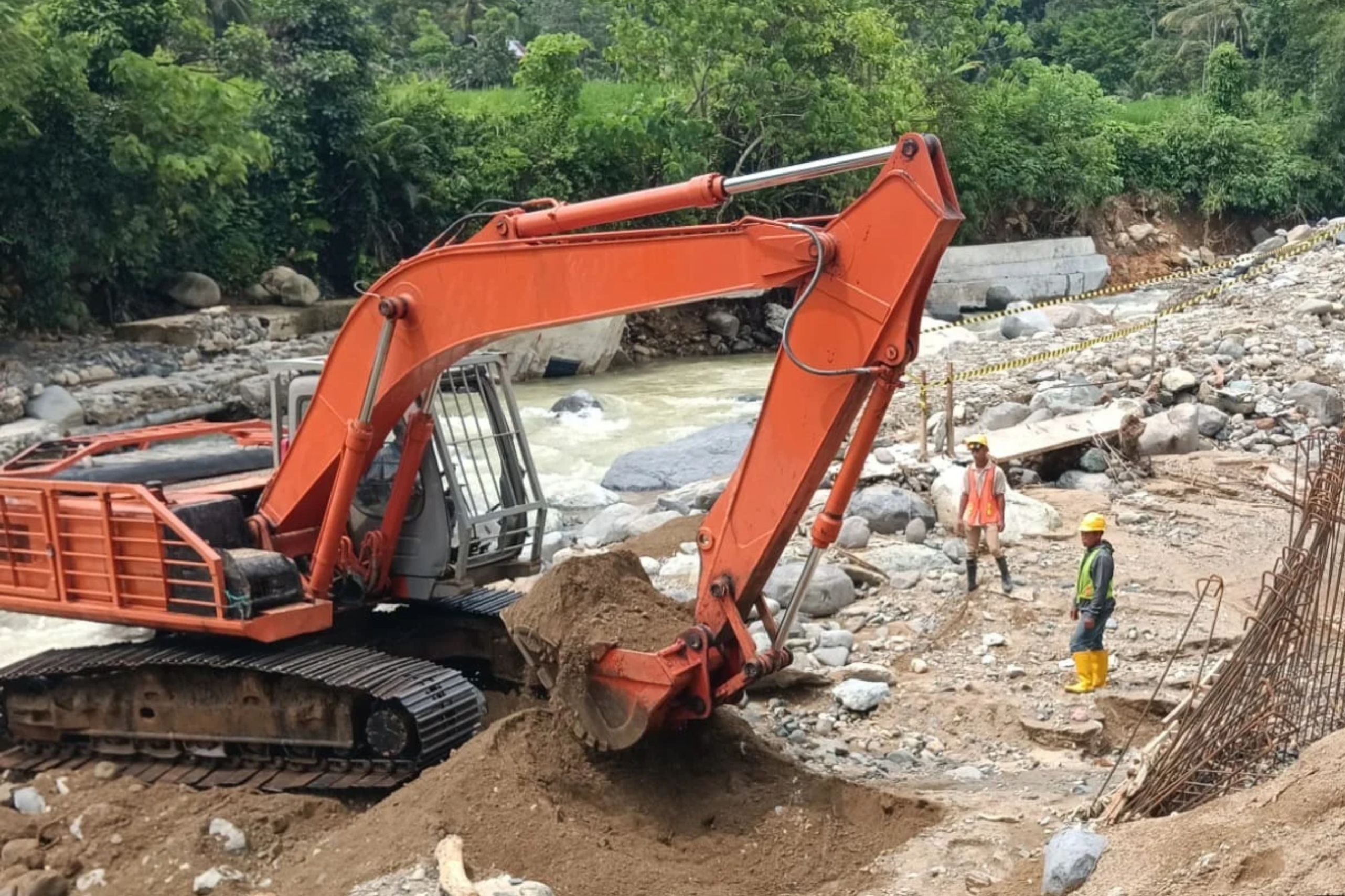 Pemulihan Air Minum Pascabanjir Padang