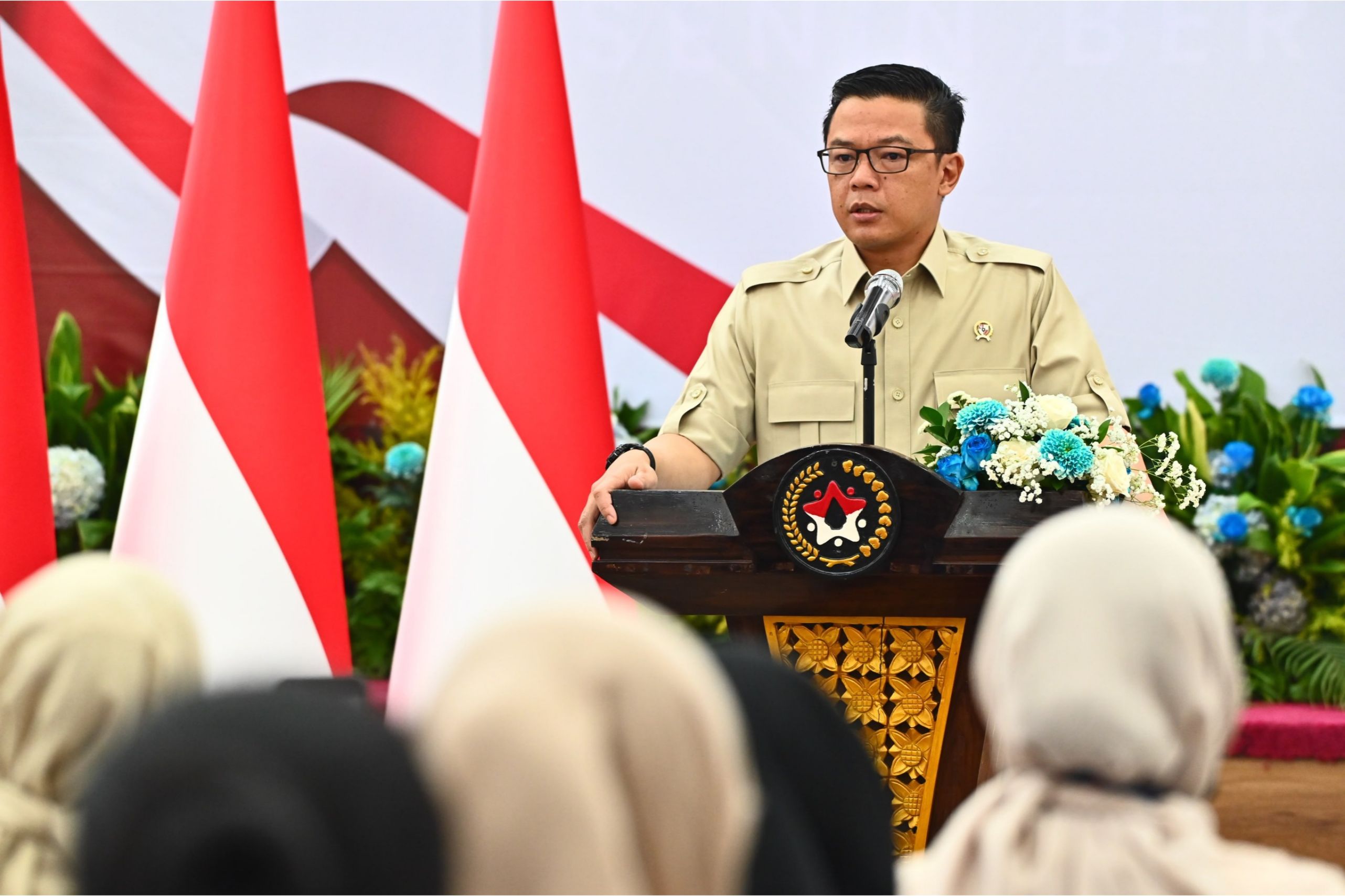 Menko Pemberdayaan Manusia Sugiyono